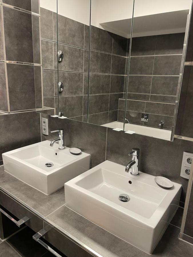 Apartamento Truretreats Design Loft Fuer 8 Personen I Riesige Kueche I Echarger I 65Z Smarttv I 150Qm Hamburgo Exterior foto